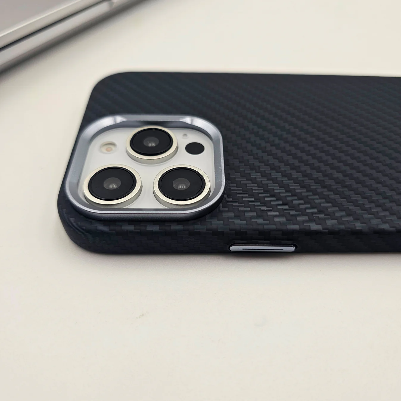 iCon Ultra Slim Carbon Kevlar Series Case For iPhone