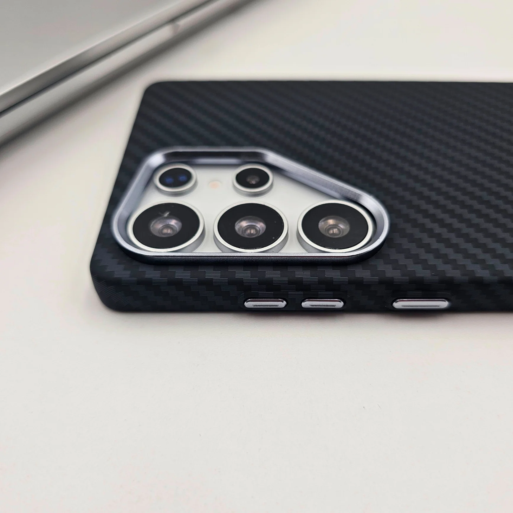 iCon Ultra Slim Carbon Kevlar Series Case For Samsung Galaxy S Series ( Black )